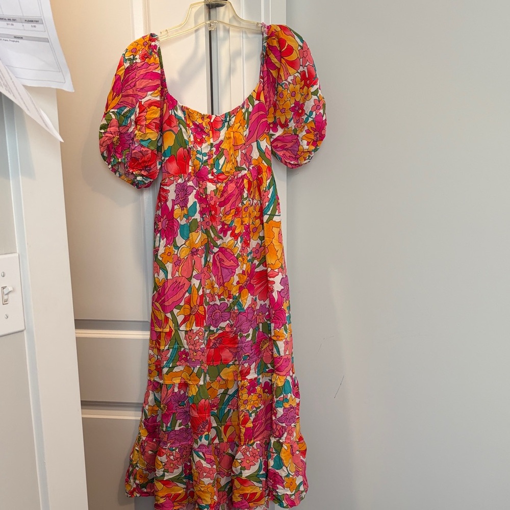 Storia Vibrant Floral Midi Dress with Puff Sleeves